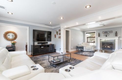 2519 Clairmont Rd, Atlanta GA 30329-2713 exterior