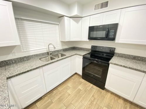 2327 56 Dr, Phoenix AZ 85031-2523 exterior