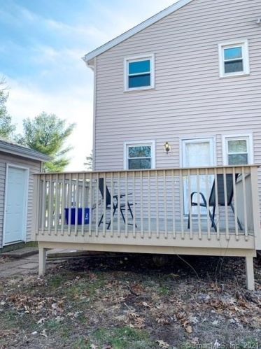 12 Cindy Rd, Ellington CT  06029-2606 exterior