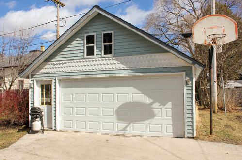 229 Caroline St, Plymouth WI 53073-1203 exterior