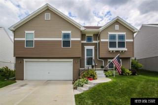 8713 Quest St, Omaha, NE 68122-5429