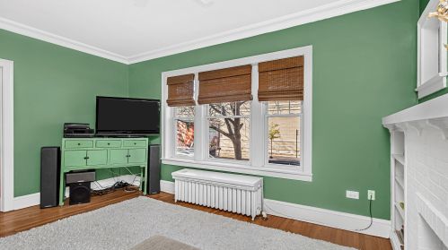 6211 Greenview Ave, Chicago IL  60660-1822 exterior