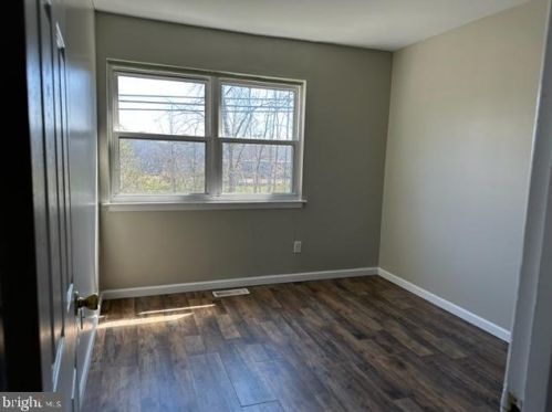 215 Jefferson Ct, Quakertown PA 18951-1418 exterior