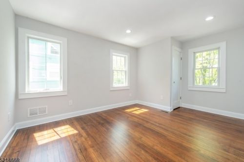 18 Kensington Ter, Maplewood NJ  07040-1323 exterior