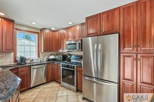 29 Sioux St, Old Bridge NJ 08857-1842 exterior