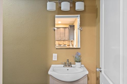 2540 Booth St, Milwaukee WI 53212-2907 exterior