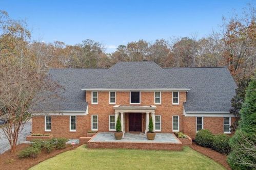 1496 Masters Club Dr, Atlanta, GA 30350-4439