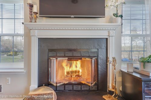 17 Cottonwood Dr, Jackson Twp NJ 08527-4940 exterior