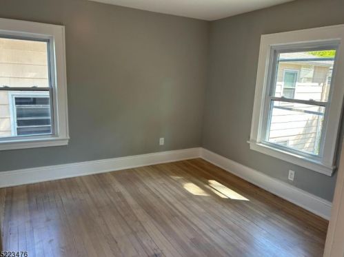 51 Leslie Pl, Irvington NJ  07111-1106 exterior