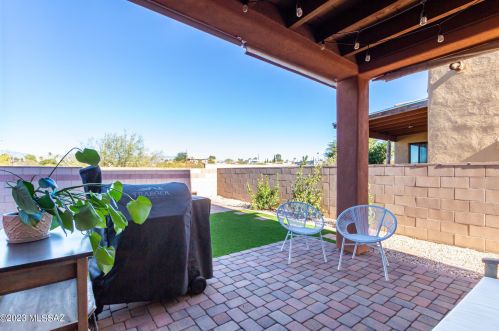 8772 Perry Park Cir, Tucson AZ 85730-1302 exterior