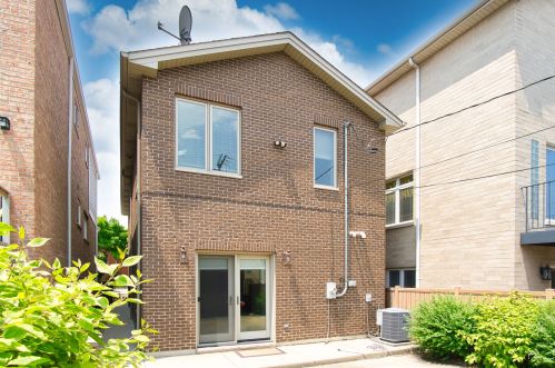 3251 Normal Ave, Chicago IL  60616-3511 exterior