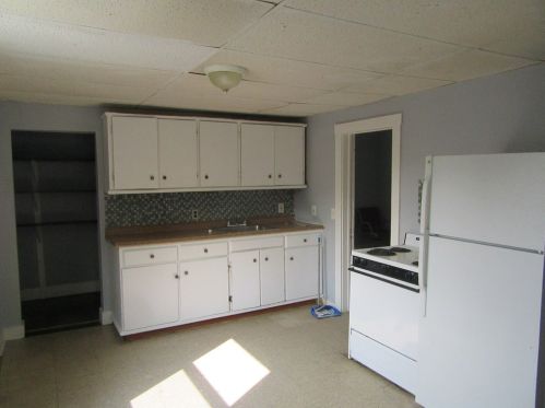 8 Stebbins St, Springfield, MA 01109-4217