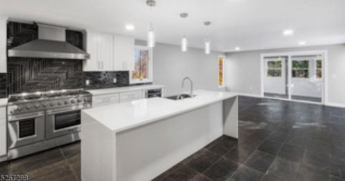 2 Baxter Farm Rd, Morristown NJ 07960-6609 exterior