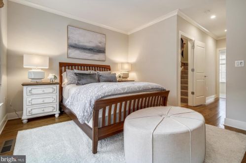 1125 Royal St, Alexandria VA 22314-4310 exterior