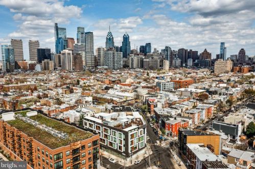 621 24th St, Philadelphia PA 19130-2537 exterior