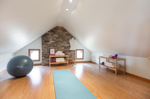 301 Carlisle Ave, Milwaukee WI 53217-4826 exterior