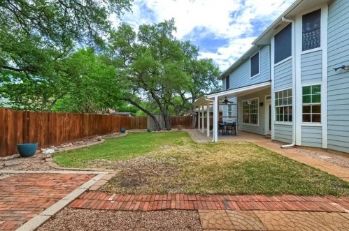 8514 Frst Hts Ln, Austin TX 78749-3500 exterior