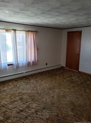 51 Gladiola St, New Britain CT 06053-3002 exterior