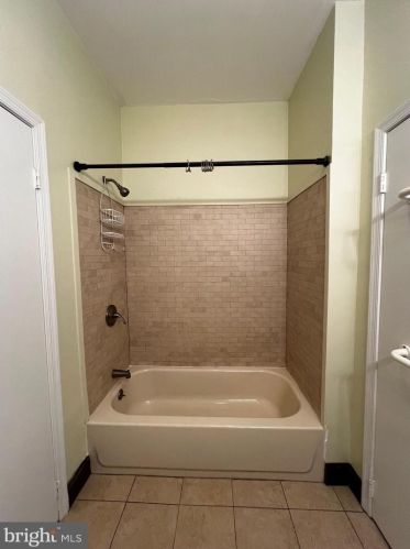 443 Fairmount Ave, Philadelphia PA  19123-2858 exterior