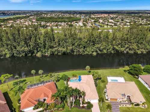 8211 Muirhead Cir, Boynton Beach FL 33472-5064 exterior