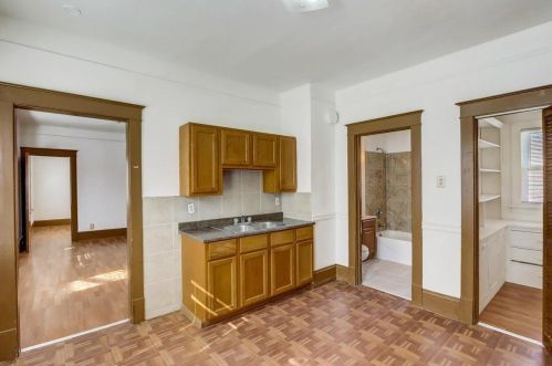 2438 7 St, Milwaukee WI 53215-3226 exterior