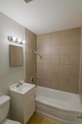 2617 Lewis Ave, Waukegan IL 60087-3801 exterior