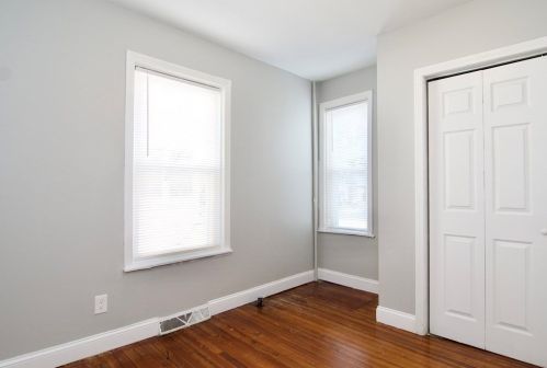 29 Marble St, Springfield MA 01105-2209 exterior