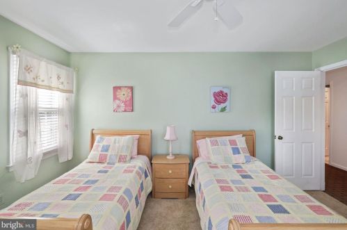 1539 Blue Meadow Rd, Rockville MD 20854-2622 exterior