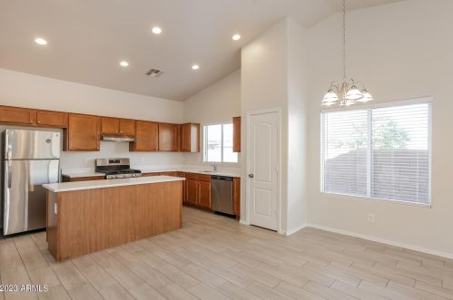 2008 Burgess Ln, Phoenix AZ  85041-5441 exterior