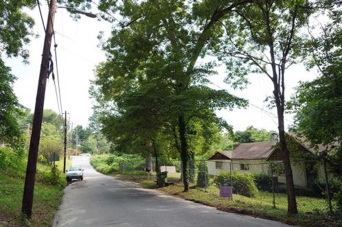 785 Gary Rd, Atlanta, GA 30318-6215