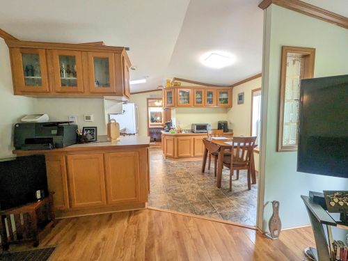 5 Dawn Dr, Concord NH 03303-2050 exterior