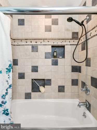 4721 Jasmine Dr, Rockville MD exterior