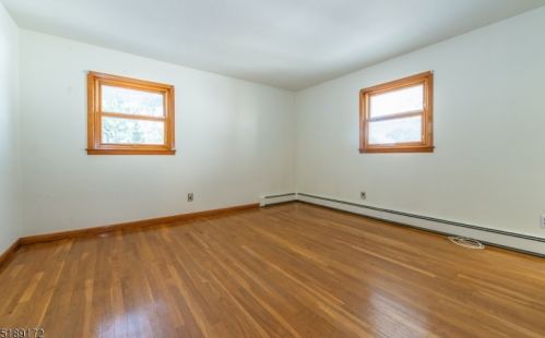 29 Westminster Ter, Town Center NJ 07052-2735 exterior