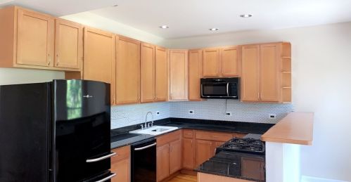 106 Hamlin Blvd, Chicago, IL 60624-2594