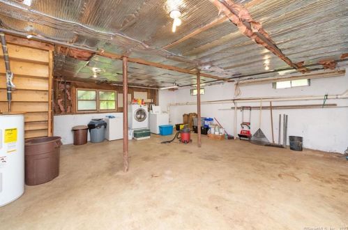 210 Geer Rd, Exeter CT 06249-2604 exterior