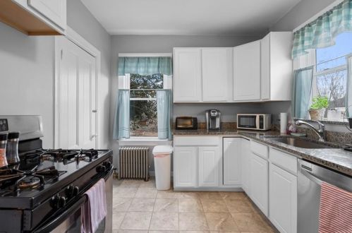 113 Oakland Ave, Providence RI 02908-3632 exterior