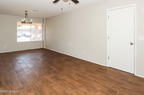 8049 Manitoba Pl, Tucson AZ  85730-4649 exterior