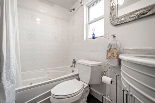 2201 72 Ct, Chicago IL 60707-4203 exterior