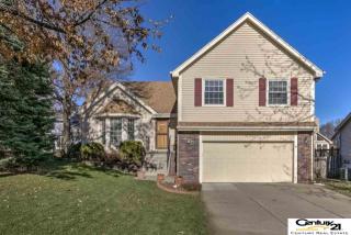 810 Pineview Dr, Omaha NE  68046-4731 exterior