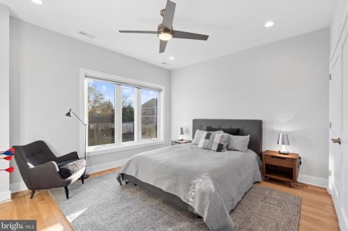 6714 Van Fleet Dr, Mc Lean VA  22101-5140 exterior