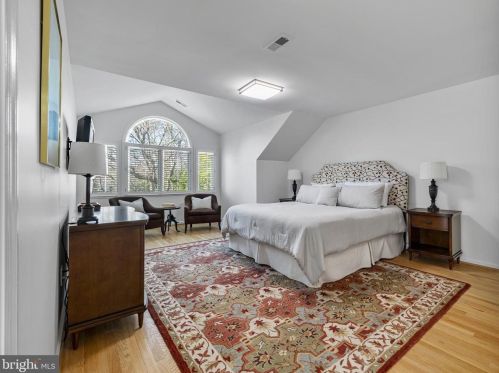 11207 Pavilion Club Ct, Herndon VA exterior