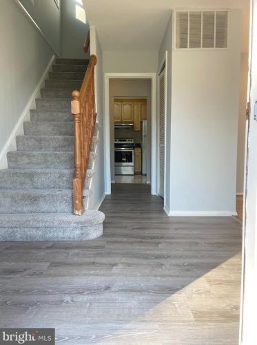 11508 Gainsborough Rd, Rockville MD  20854-3716 exterior