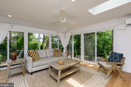 1209 Forestwood Dr, Mc Lean VA  22101-2603 exterior