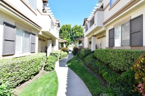 2354 Sunningdale Dr, Tustin CA  92782-1086 exterior