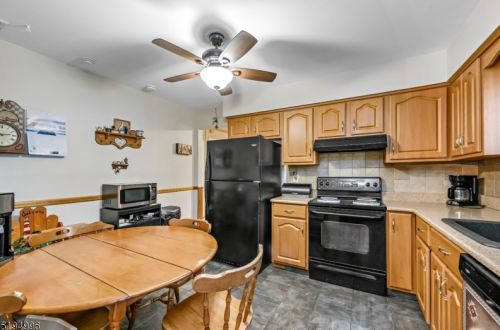 14 Smoke Rise Rd, Hopatcong, NJ 07843-1431