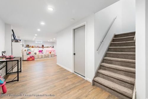 284 Pelican Rd, Middletown NJ 07748-3040 exterior