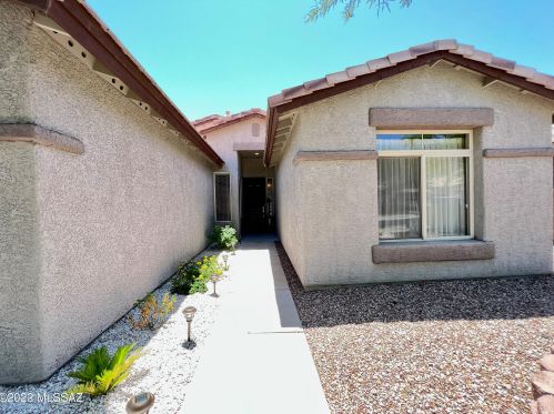 4051 Still Canyon Pass, Tucson AZ  85745-4166 exterior