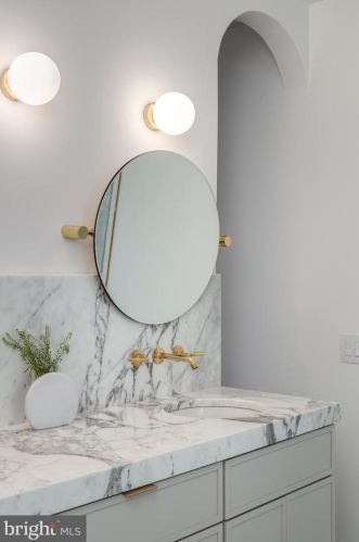 2013 Q St, Washington DC 20002-2373 exterior