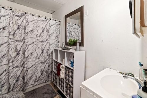 91 Peace St, Providence RI 02907-1550 exterior