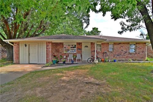 713 Gwenn St, Springdale, AR 72762-2905